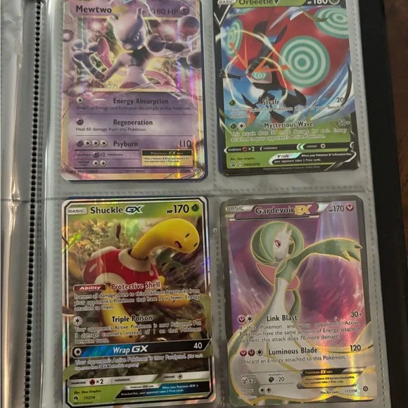Red and White Poké Ball Binder filled with card - Picture 12 of 13